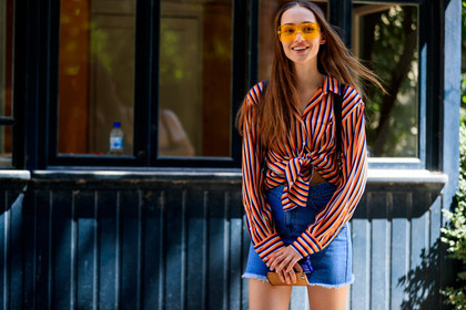 blue denim, denim skirt, orange shirt, striped shirt, sunglasses, tied up shirt, fashion week, frenchystyle, FW, jonathan paciullo, street style, PFW, PARIS, horizontal, atmosphere details, detail, model, AUTUMN WINTER 2018-2019, FALL WINTER 2018-2019, FW 18-19