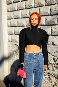 red hair, black top, cropped top, jeans, classic denim, fashion week, frenchystyle, FW, jonathan paciullo, street style, vertical, atmosphere details, detail
