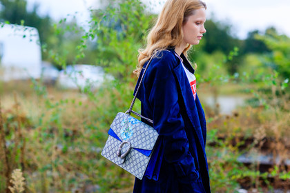 atmosphere details, blue coat, detail, fashion week, floral, flower, frenchystyle, FW, gucci, horizontal, jonathan paciullo, leather bag, MFW, MILAN, model, monogram, overcoat, Polina Oganicheva, printed bag, SPRING SUMMER 2017, SS 17, street style, white t shirt