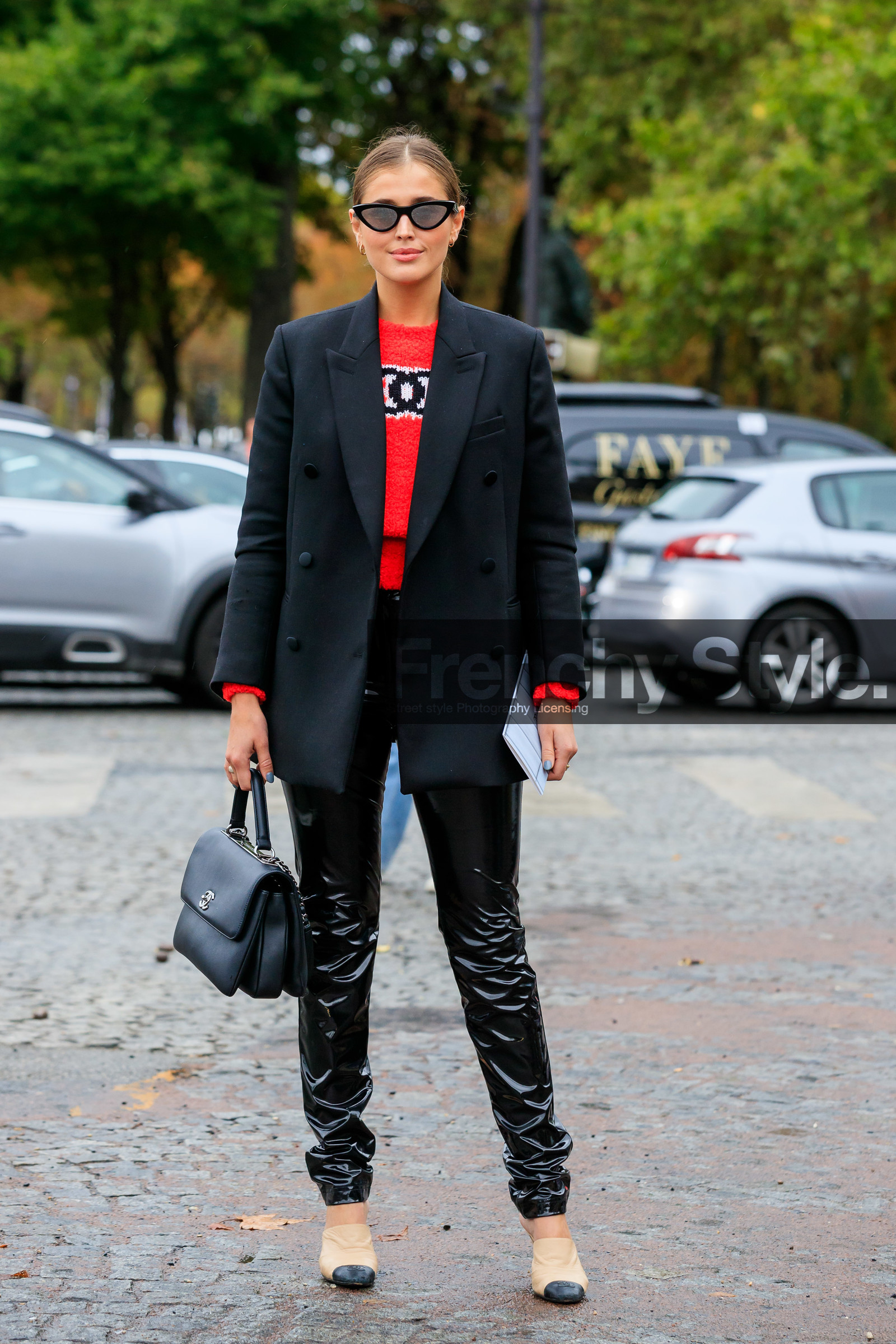 black jacket, black vinyl pants, black leather bag, black sunglasses, eyecat sunglasses, celine sunglasses, mirror sunglasses, red pullover, hand bag, beige leather shoes, beige leather slippers, bicolor shoes, chanel bag, chanel pullover, chanel shoes, tight pants, PARIS, PFW, SPRING SUMMER 2020, SS 20, fashion week, frenchystyle, FW, jonathan paciullo, street style, vertical, full length
