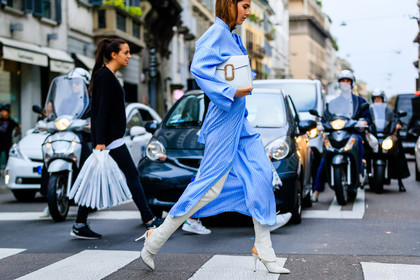 atmosphere details, blue dress, blue shirt, blue skirt, bow, bow collar, detail, Doina Ciobanu, fashion week, frenchystyle, FW, high boots, high heels, horizontal, jonathan paciullo, leather bag, leather shoes, men shirt, MFW, MILAN, shirt dress, SPRING SUMMER 2017, SS 17, street style, striped shirt, white bag, white bg, white boots