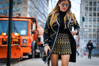 atmosphere details, AUTUMN WINTER 2016-2017, AW 16-17, black coat, black dress, detail, embroidered coat, embroidered dress, fashion week, frenchystyle, FW, FW 16-17, gold, horizontal, jonathan paciullo, NEW YORK, NYFW, street style, sunglasses, valentina ferragni, woman