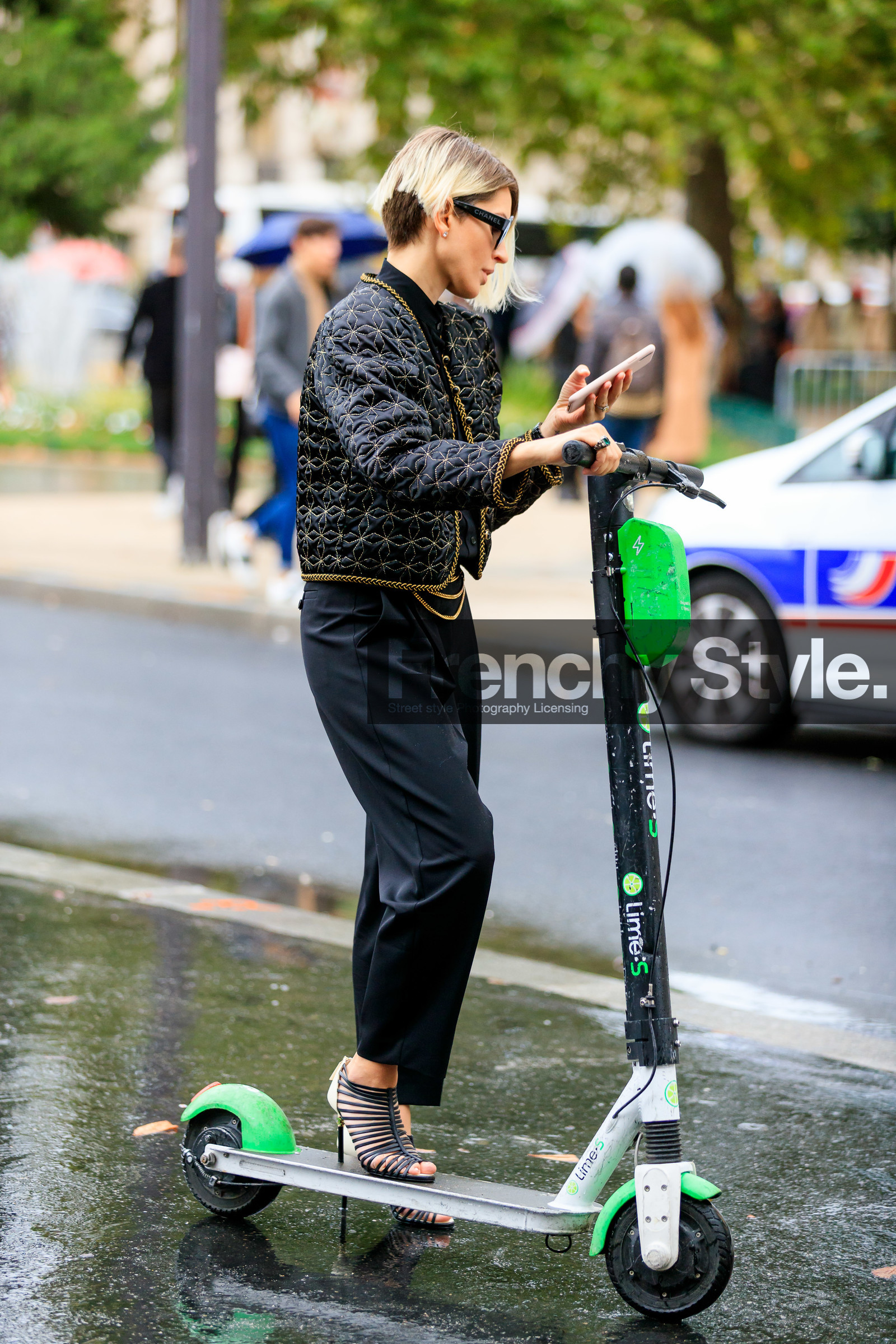chanel jacket, chanel shoes, black jacket, black bombers, black pants, black leather sandals, black total look, lurex jacket, quilted jacket, carrot pants, multi straps sandals, high heels sandals, chanel sunglasses, open toe shoes, PARIS, PFW, SPRING SUMMER 2020, SS 20, fashion week, frenchystyle, FW, jonathan paciullo, street style, vertical, full length