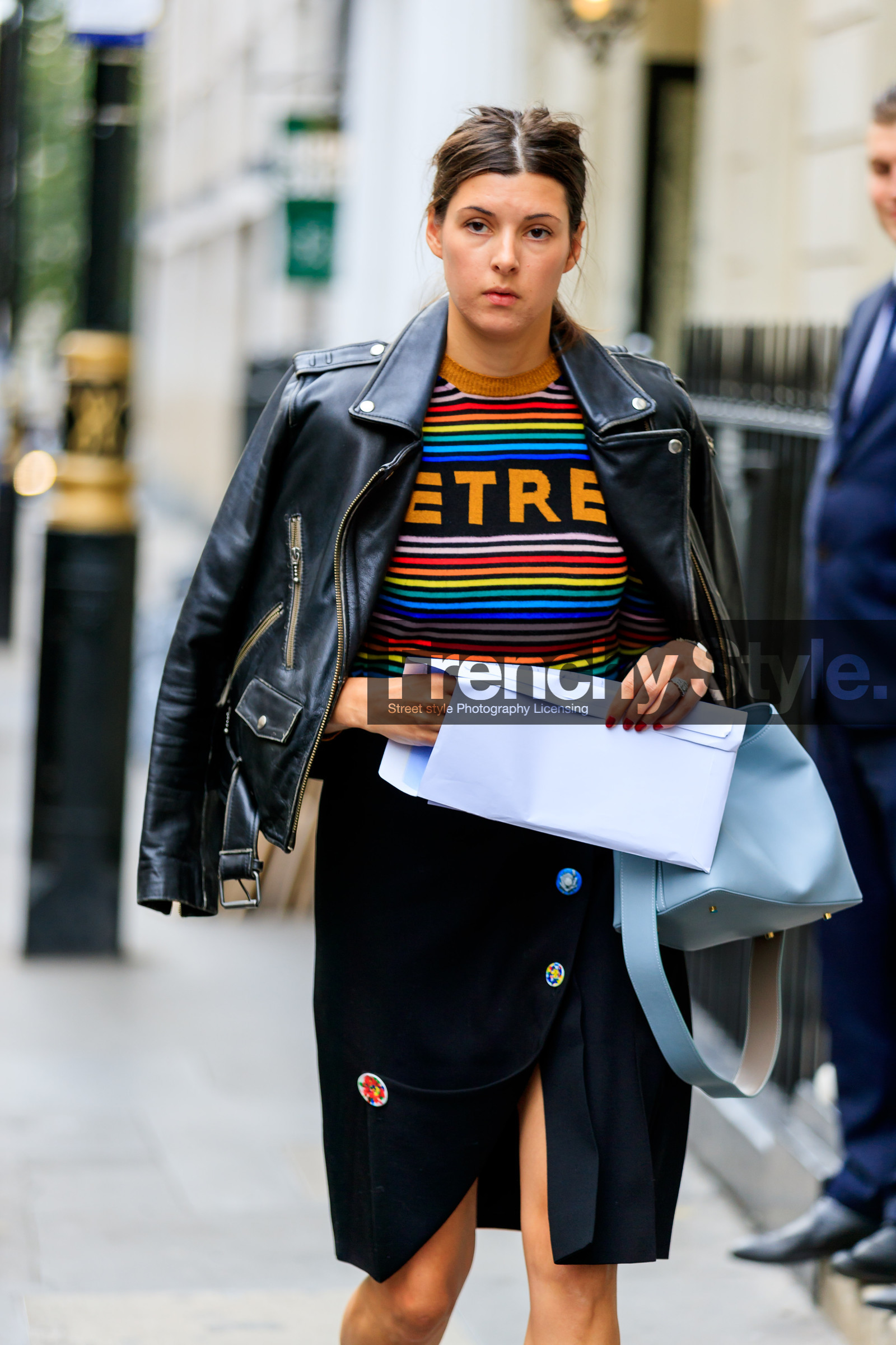 black jacket, black perfecto, black skirt, blue bag, graphic sweater, leather bag, leather jacket, leather perfecto, message, multicolor sweater, over the shoulder, printed sweater, stripes, fashion week, frenchystyle, FW, jonathan paciullo, street style, LFW, LONDON, SPRING SUMMER 2019, SS 19, vertical, detail, atmosphere details