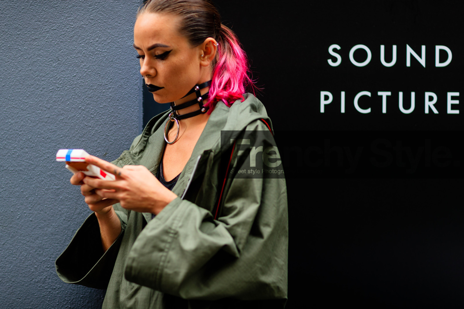 atmosphere details, black bag, black sandals, blue denim, blue jumpsuit, denim jumpsuit, denim pants, detail, fashion week, frenchystyle, FW, horizontal, jeans, jonathan paciullo, leather bag, LFW, LONDON, saint laurent paris, SPRING SUMMER 2017, SS 17, street style, woman