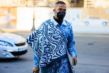printed jacket, blue jacket, denim jacket, printed pants, blue jeans, embroidered jacket, knitted scarf, printed scarf, knitweat, black mask, airpods, fashion week, frenchystyle, FW, jonathan paciullo, street style, PARIS, PFW, SPRING SUMMER 2022, SS 22, atmosphere details, detail, horizontal