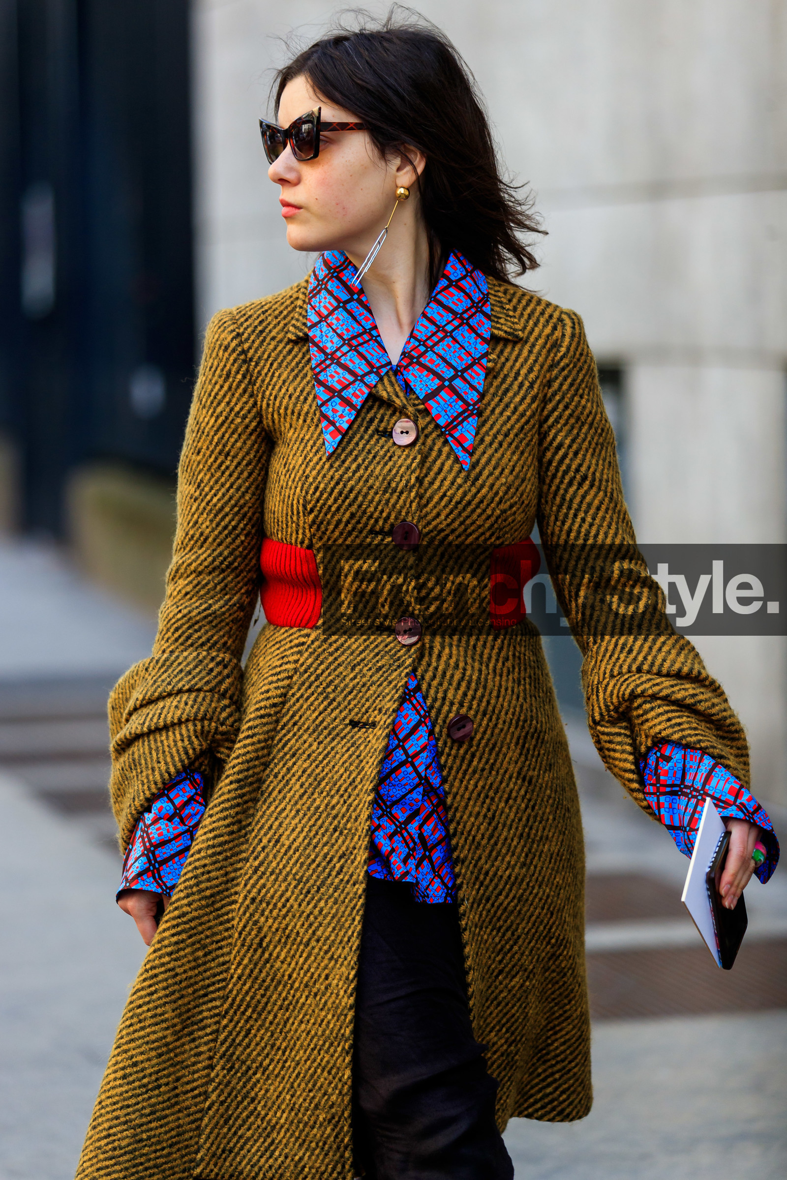 Tatiana Cotliar, yellow coat, woolen coat, striped coat, red coat, red shirt, blue shirt, geometrical printed shirt, checked shirt, 70's look, scale sunglasses, butterfly sunglasses, fashion week, frenchystyle, FW, jonathan paciullo, street style, MFW, MILAN, AUTUMN WINTER 2020-2021, FALL WINTER 2020-2021, FW 20-21, vertical, atmosphere details, detail