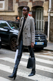 model, camel jacket, beige jacket, black leather pants, tight pants, black leather bag, black leather boots, high heels boots, fashion week, frenchystyle, FW, jonathan paciullo, street style, PFW, PARIS, vertical, full length