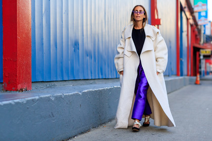 black and white shoes, black shoes, black top, leather shoes, purple pants, sunglasses, trousers, white coat, street style, jonathan paciullo, FW, frenchystyle, fashion week, NYFW, NEW YORK, AUTUMN WINTER 2018-2019, AW 18-19, FALL WINTER 2018-2019, FW 18-19, atmosphere details, horizontal, full length, chloe loulou de saison