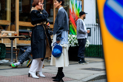 yasmin sewell, black boots, black suede boots, blue leather bag, cropped jacket, dark grey jacket, drape shirt, geometrical heel, j w anderson bag, knot details, lace shirt, light blue shirt, long shirt, mid long skirt, silk skirt, white skirt, black trench coat, belted coat, beige hoodie, white leather boots, high heels boots, white jeans, fashion week, frenchystyle, FW, jonathan paciullo, street style, atmosphere details, horizontal, detail