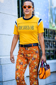 atmosphere details, brown belt, detail, fashion week, floral, flowers, frenchystyle, FW, jonathan paciullo, leather bag, leather belt, NEW YORK, NYFW, orange bag, orange pants, printed pants, SPRING SUMMER 2018, SS 18, street style, sunglasses, trousers, vertical, yellow t shirt