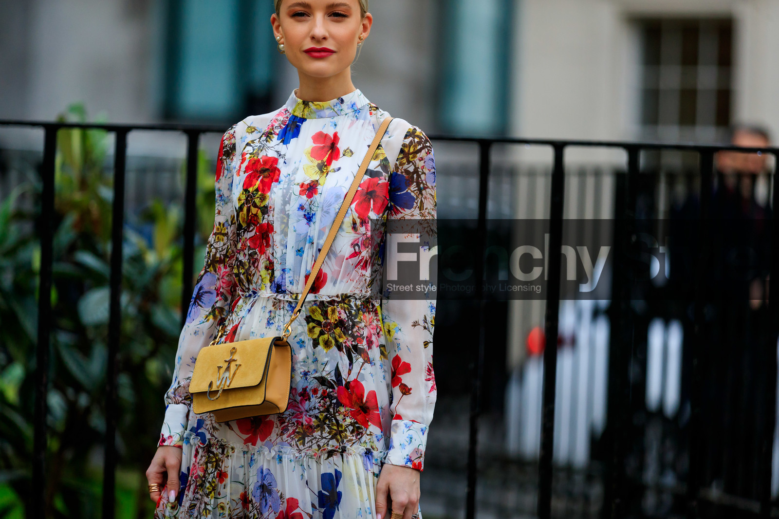 white dress, long sleeves dress, high collar dress, long dress, floral printed dress, sheer dress, crossbody bag, yellow suede bag, j w anderson bag, pleated dress, ruffle dress, multicolor dress, fashion week, frenchystyle, FW, jonathan paciullo, street style, LFW, LONDON, AUTUMN WINTER 2020-2021, FALL WINTER 2020-2021, FW 20-21, horizontal, atmosphere details, detail