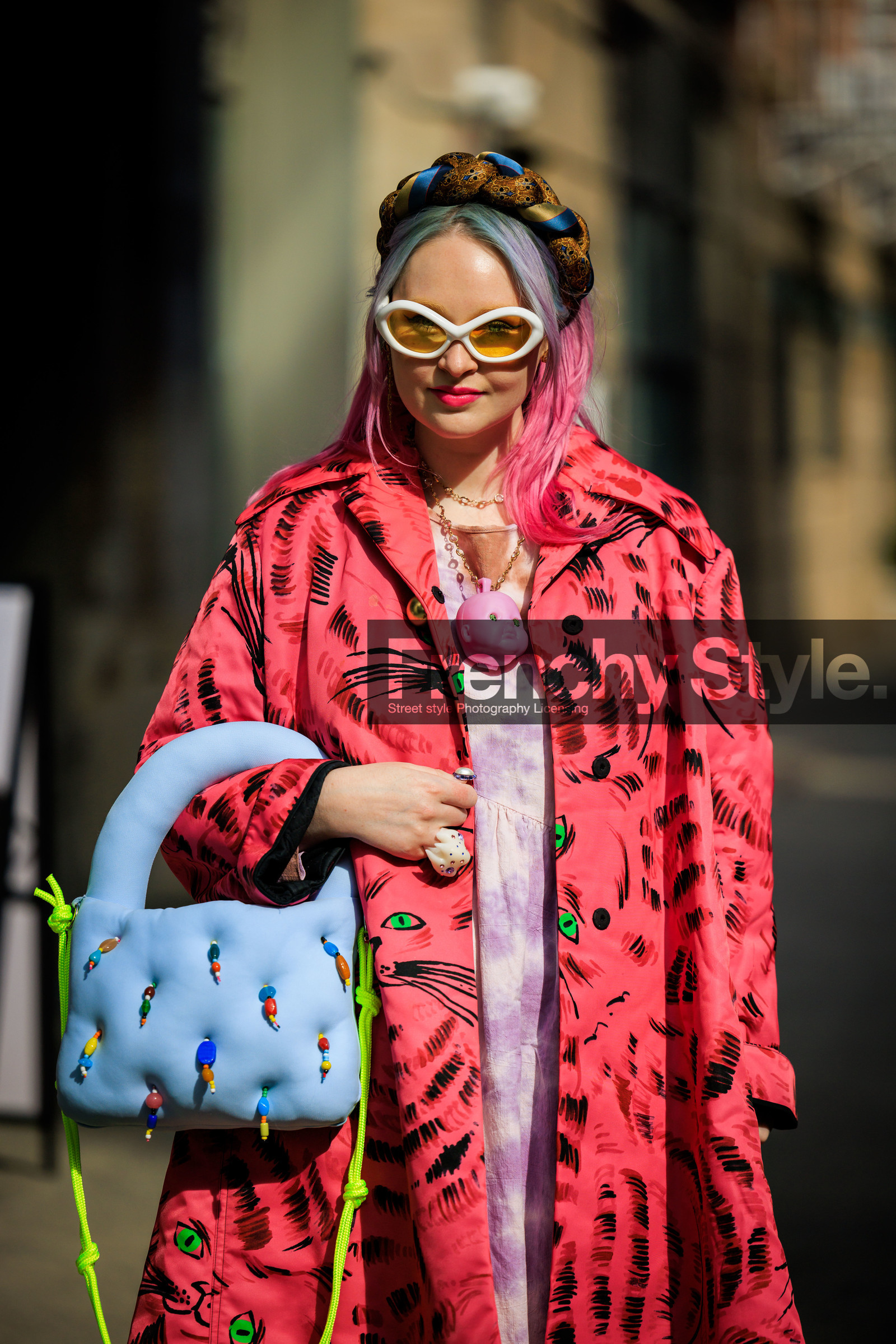 fluffy pink coat, overzised jacket, kitten print jacket, dyed hair, colorful hair, heart ring, white sunglasses, braided headband, multicolor headband, puffed bag, pastel blue hanbag, charm necklace, purple, tie dye dress, pink lips, beaded handbag, kristen bateman, street style, jonathan paciullo, FW, frenchystyle, fashion week, NYFW, NEW YORK, AUTUMN WINTER 2022-2023, FALL WINTER 2022_2023, FW 22-23, vertical, atmosphere details