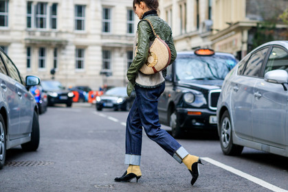atmosphere details, AUTUMN WINTER 2017-2018, AW 17-18, beige bag, black shoes, black top, blue denim, denim pants, detail, Doina Ciobanu, FALL WINTER 2017-2018, fashion week, frenchystyle, FW, FW 17-18, green jacket, high heels, horizontal, jeans, jonathan paciullo, leather bag, leather shoes, LFW, loewe, LONDON, street style, trousers