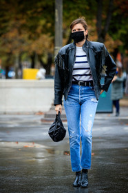 eugenie trochu, black leather bag, black leather boots, black leather coat, black leather jacket, fringe coat, fringe jacket, striped pullover, white pullover, navy blue pullover, blue jeans, denim, used jeans, black leather belt, cowboy belt, hand bag, knot details bag, covid face mask, PARIS, PFW, fashion week, frenchystyle, FW, jonathan paciullo, street style, SPRING SUMMER 2021, SS 21, vertical, full length