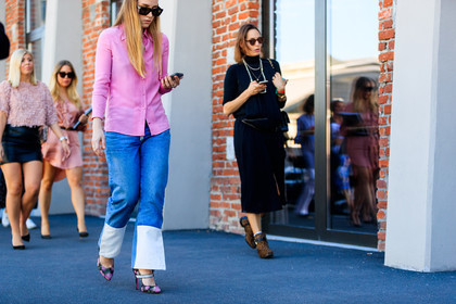 atmosphere details, blue denim, denim pants, detail, fashion week, floral, flowers, frenchystyle, FW, graphic pants, high heels, horizontal, jeans, jonathan paciullo, leather shoes, MFW, MILAN, pink shoes, pink sweater, printed pants, printed shoes, SPRING SUMMER 2018, SS 18, street style, sunglasses, trousers
