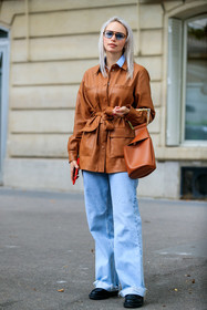 camel leather bag, camel leather jacket, camel leather shirt, overshirt jacket, leather overshirt, scale sunglasses, aviator sunglasses, blue sunglasses, bucket bag, fashion week, frenchystyle, FW, jonathan paciullo, street style, PFW, PARIS, AUTUMN WINTER 2021-2022, FALL WINTER 2021-2022, FW 21-22, vertical, full length