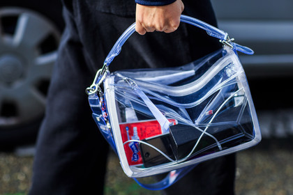 atmosphere details, AUTUMN WINTER 2016-2017, AW 16-17, detail, FALL WINTER 2016-2017, fashion week, frenchystyle, FW, FW 16-17, horizontal, jonathan paciullo, loewe, PARIS, PFW, see through, street style, transparent bag