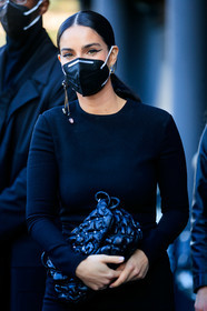 valentino bag, quilted bag, studs bag, dangling earrings, pearl earrings, strassed earrings, black dress, black eyeliner, make up, make up details, valentino earrings, valentino dress, black leather bag, covid face mask, fiona zanetti, street style, jonathan paciullo, FW, frenchystyle, fashion week, MFW, MILAN, SPRING SUMMER 2021, SS 21, vertical, detail