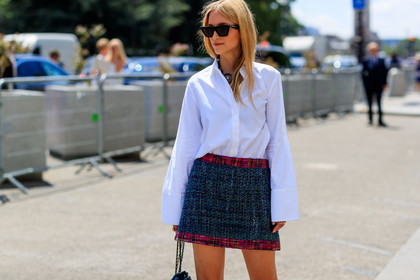 chanel, graphic skirt, necklace, printed skirt, sunglasses, tweed skirt, white shirt, fashion week, frenchystyle, FW, jonathan paciullo, street style, PFW, PARIS, horizontal, atmosphere details, detail, AUTUMN WINTER 2018-2019, FALL WINTER 2018-2019, FW 18-19, Charlotte Groeneveld