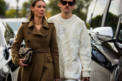 Alice Barbier, animal print, bag, black sunglasses, brown coat, choker, coat, couple, dior look, duo, earrings, floral print, flower, gold necklace, Jean-Sebastien Roques, jumper, knitwear, leopard bag, menswear, necklace, pearl necklace, printed bag, printed knit, sunglasses, white jumper, street style, jonathan paciullo, FW, frenchystyle, fashion week, PFW, PARIS, SPRING SUMMER 2022, SS 22, horizontal, atmosphere details