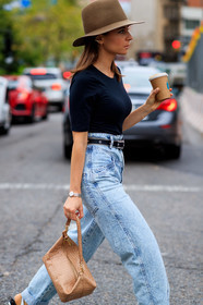 beige bag, black belt, black t shirt, blue denim, brown hat, denim pants, high waist jeans, jeans, leather bag, rejina pyo, trousers, fashion week, frenchystyle, FW, jonathan paciullo, street style, NEW YORK, NYFW, SPRING SUMMER 2020, SS 20, vertical, detail, atmosphere details