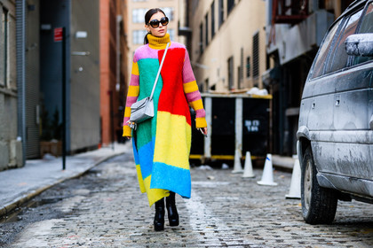 atmosphere details, AUTUMN WINTER 2017-2018, AW 17-18, black boots, blue bag, color bloc, FALL WINTER 2017-2018, fashion week, frenchystyle, full length, FW, FW 17-18, high heels, horizontal, jonathan paciullo, leather bag, leather boots, marta pozan, multicolor jacket, NEW YORK, NYFW, patchwork, printed coat, street style, sunglasses, turtleneck sweater, yellow sweater