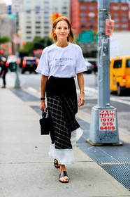 black and white, black bag, black shoes, black skirt, checked, graphic skirt, leather bag, leather shoes, plaid, printed skirt, printed t shirt, white t shirt, street style, jonathan paciullo, FW, frenchystyle, fashion week, NYFW, NEW YORK, SPRING SUMMER 2019, SS 19, vertical, full length