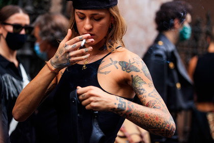 tatoo, black top, sleeveless top, close up detail, tatoo all over, street style, jonathan paciullo, FW, frenchystyle, fashion week, MFW, MILAN, SPRING SUMMER 2021, SS 21, horizontal, atmosphere details, detail