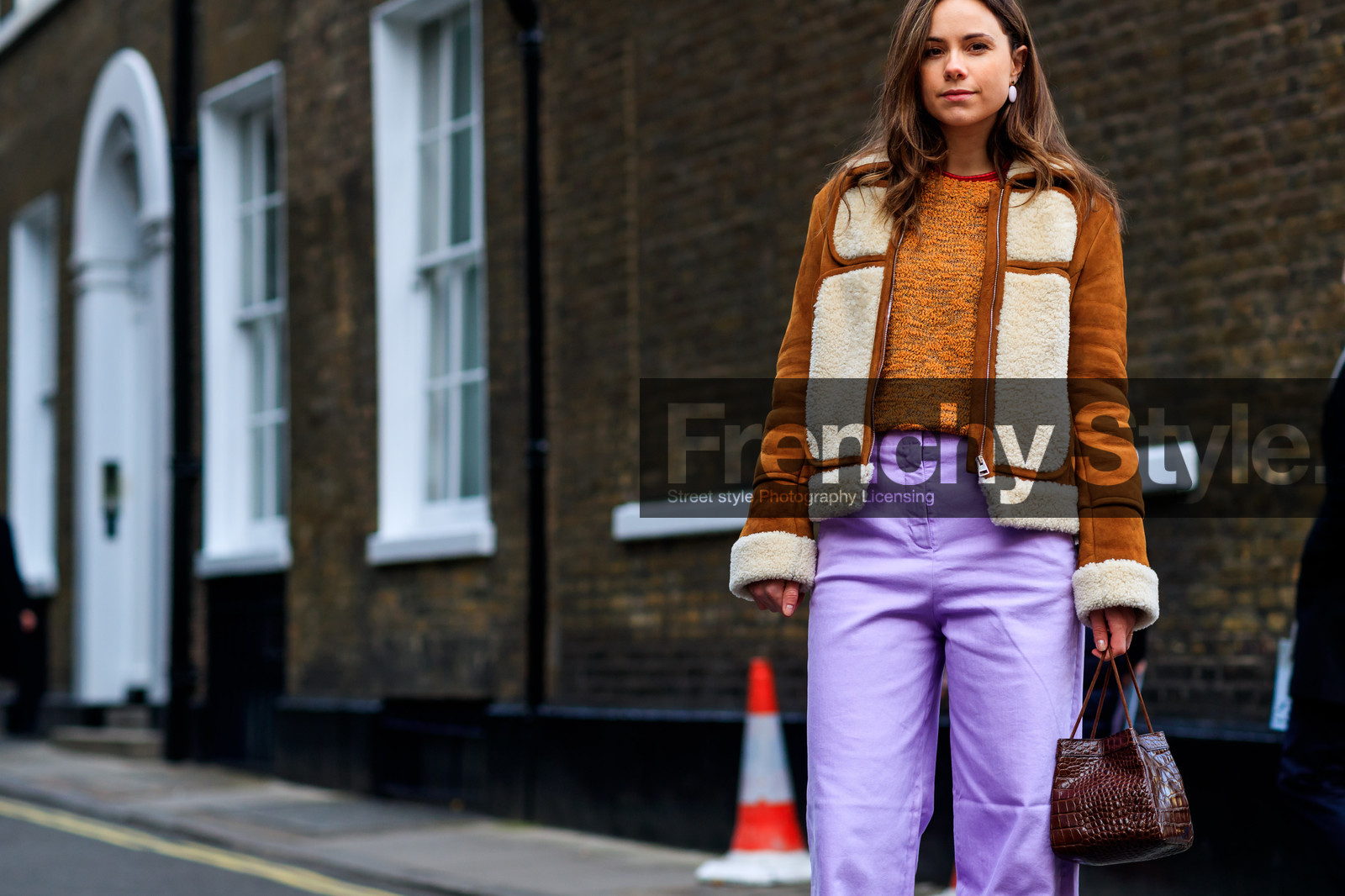 brown bag, brown jacket, fur collar, leather bag, leather jacket, orange sweater, purple pants, shearling, trousers, fashion week, frenchystyle, FW, jonathan paciullo, street style, LFW, LONDON, AUTUMN WINTER 2018-2019, AW 18-19, FALL WINTER 2018-2019, FW 18-19, horizontal, atmosphere details, detail, flori, florrie thomas