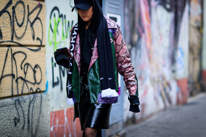 atmosphere details, AUTUMN WINTER 2017-2018, AW 17-18, black cap, black scarf, black skirt, black sweater, detail, FALL WINTER 2017-2018, fashion week, frenchystyle, FW, FW 17-18, gosha rubchinskiy, green jacket, hoodie, horizontal, iphone, jonathan paciullo, leather jacket, leather perfecto, leather skirt, MFW, MILAN, pink jacket, printed jacket, snake print, street style, varnished leather, vinyl