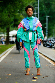 90's look, sportswear, sportswear jacket, sportswear look, green jacket, green pants, pink jacket, pink pants, blue pants, blue jacket, satin jacket, satin pants, patchwork jacket, patchwork pants, belted jacket, vintage look, vintage jacket, vintage pants, jogging pants, oversize shoulder, orange pumps, strassed pumps, manolo blahnik shoes, satin pumps, covid face mask, street style, jonathan paciullo, FW, frenchystyle, fashion week, MFW, MILAN, SPRING SUMMER 2021, SS 21, vertical, full length