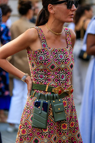 giovanna battaglia, multicolor dress, ethnic printed dress, embroidered dress, sleeveless dress, long dress, belt bag, kaki leather bag, belted dress, celine sunglasses, studs sunglasses, square shape glasses, kaki sneakers, suede sneakers, golden necklace, chain necklace, chocker, golden belt, fashion week, frenchystyle, FW, jonathan paciullo, street style, vertical, detail, atmosphere details