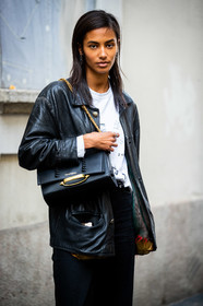 black leather bag, black leather jacket, black jeans, white t-shirt, alexander mcqueen bag, shoulder bag, vintage jacket, street style, jonathan paciullo, FW, frenchystyle, fashion week, MFW, MILAN, SPRING SUMMER 2021, SS 21, vertical, detail, model