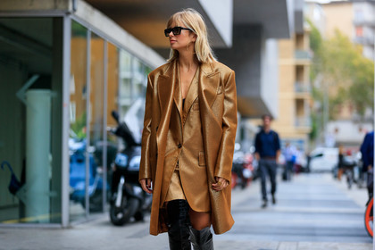 xnenia adonts, gold total look, golden jacket, golden coat, prada sunglasses, black sunglasses, square shape glasses, max mara boots, hoop earrings, fashion week, frenchystyle, FW, jonathan paciullo, street style, MFW, MILAN, SPRING SUMMER 2020, SS 20