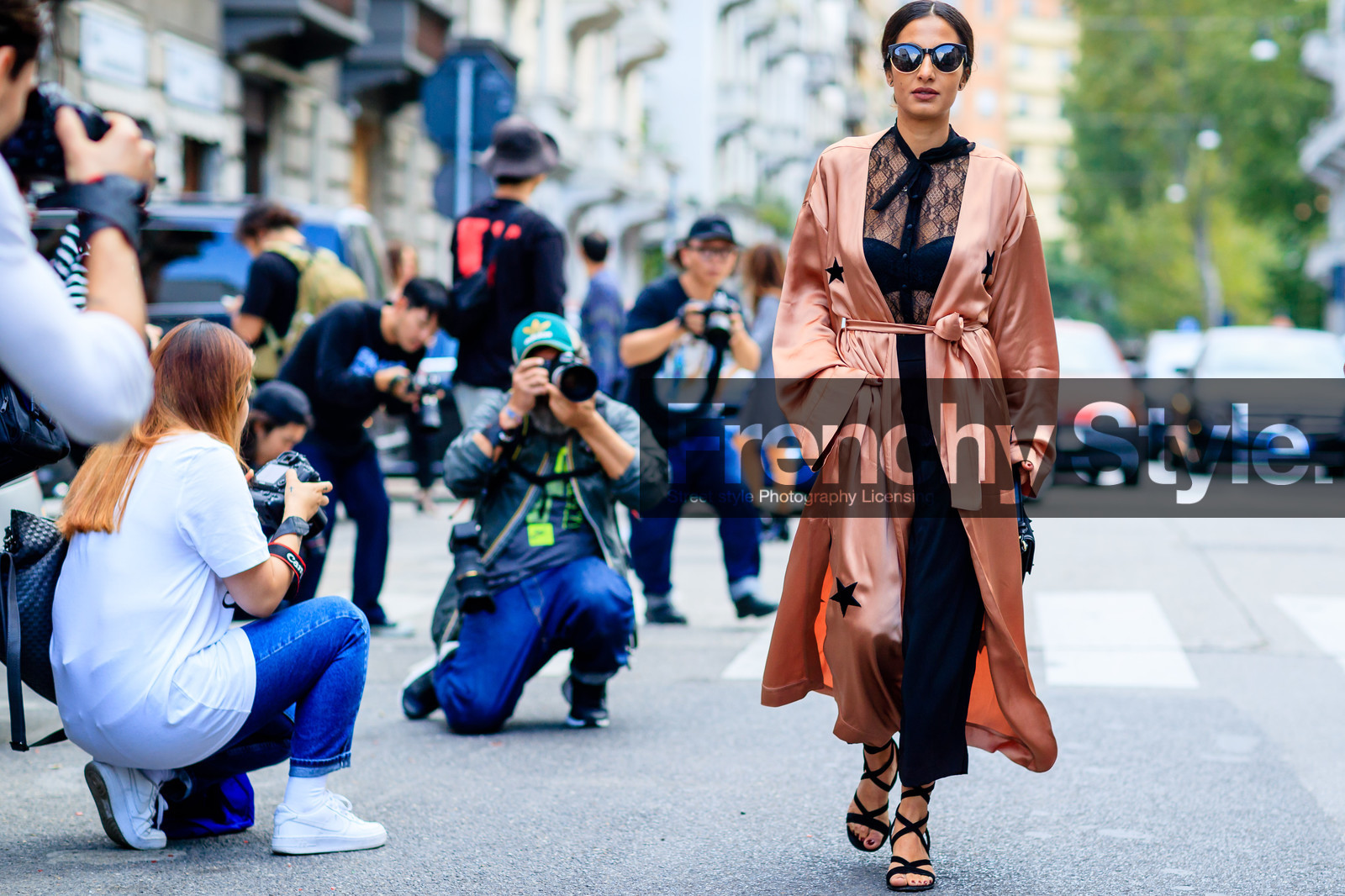 atmosphere details, black bag, black bra, black pants, black shirt, black shoes, detail, fashion week, frenchystyle, FW, graphic bag, high heels, horizontal, jonathan paciullo, leather bag, leather shoes, MFW, MILAN, nausheen shah, pink jacket, printed jacket, robe, see through, silk shirt, SPRING SUMMER 2017, SS 17, stars, street style, striped bag, sunglasses, trousers