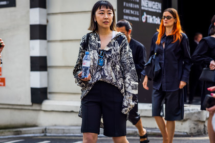 sunglasses, shirt, print, shorts, black, fashion week, frenchystyle, FW, jonathan paciullo, street style, SPRING SUMMER 2022, SS 22, LFW, LONDON, horizontal, atmosphere details, detail