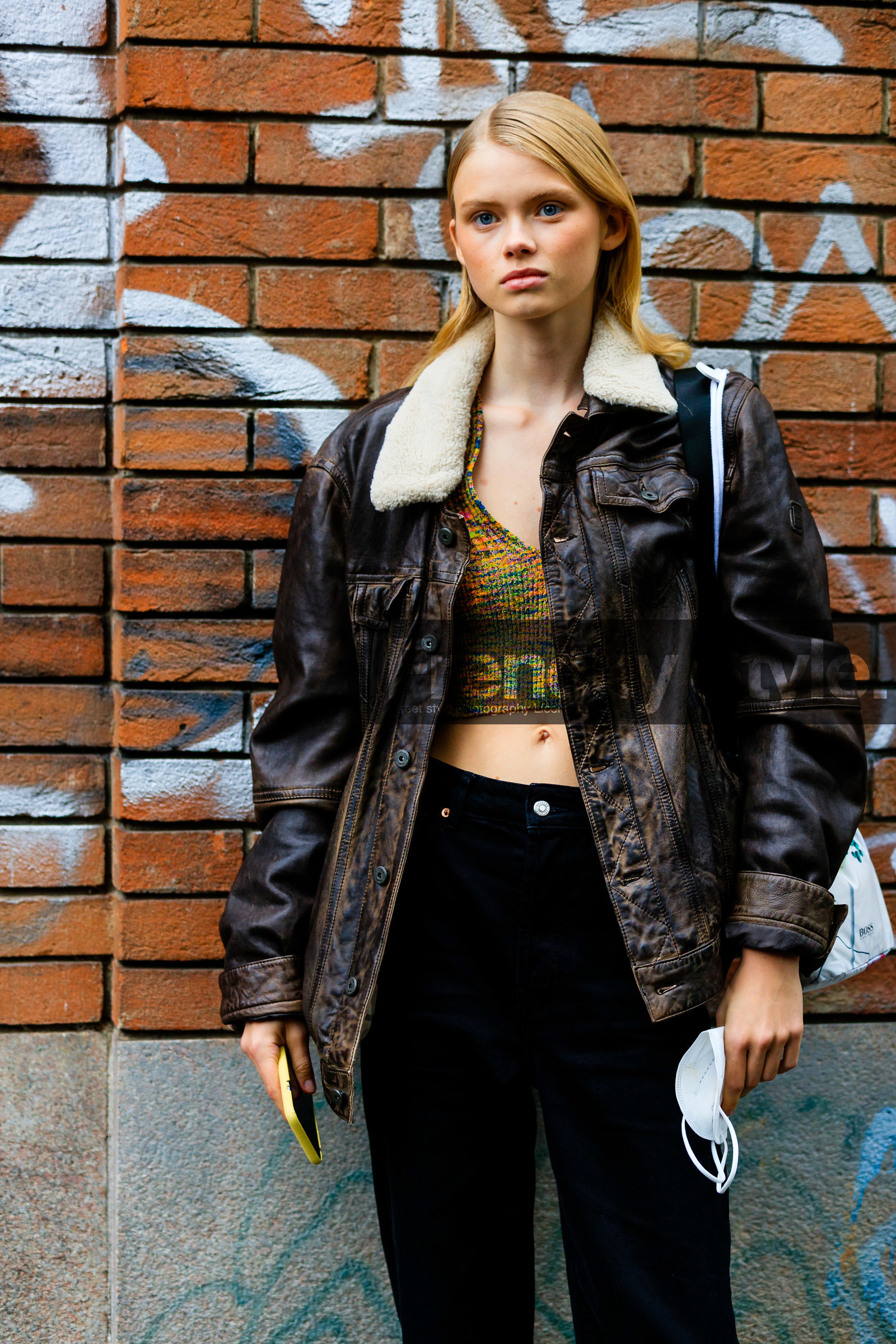 aviator jacket, fur collar jacket, brown leather coat, brown leather jacket, oversize bombers, oversize coat, oversize jacket, cropped top, multicolor top, knit top, black jeans, used jacket, used coat, used bombers, street style, jonathan paciullo, FW, frenchystyle, fashion week, MFW, MILAN, SPRING SUMMER 2021, SS 21, vertical, detail, model