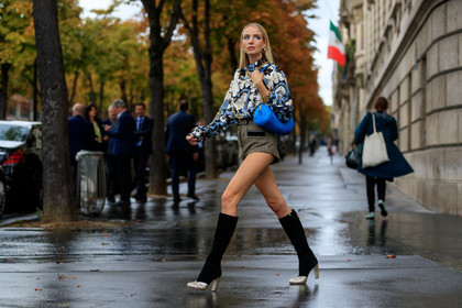 leonie hanne, strassed earrings, round earrings, round shape earrings, white blouse, silk blouse, cachemere printed blouse, animal printed blouse, high collar blouse, checked shorts, beige shorts, mini shorts, blue leather bag, pleated bag, miu miu bag, miu miu blouse, miu miu shorts, miu miu look, miu miu shoes, black suede boots, golden boots, strassed boots, high boots, high heels boots, big chain necklace, golden necklace, PARIS, PFW, SPRING SUMMER 2020, SS 20, fashion week, frenchystyle, FW, jonathan paciullo, street style, horizontal, atmosphere details, full length