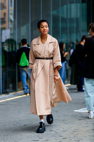 tamu mcpherson, animal skin belt, belted trench coat, black leather belt, black shoes, jacket dress, laced shoes, light beige trench coat, long trench coat, loose trench coat, max mara belt, polish shoes, prada shoes, white socks, fashion week, frenchystyle, FW, jonathan paciullo, street style, MFW, MILAN, SPRING SUMMER 2020, SS 20