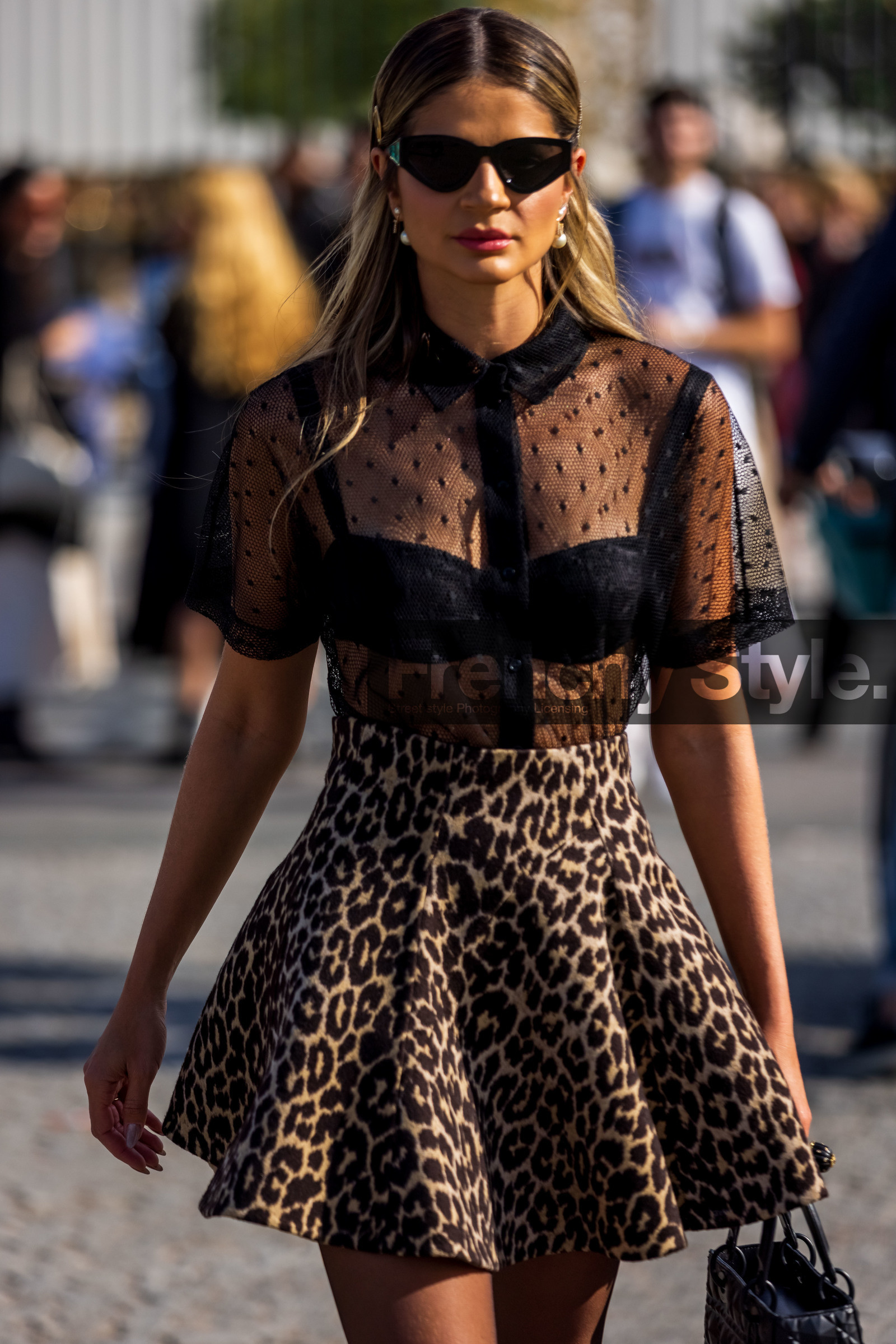 black bag, black shirt, black sunglasses, brown skirt, dior bag, hair clip, leather bag, leopard skirt, pearl earrings, pleated skirt, plumetis shirt, printed shirt, printed skirt, shirt, skirt, sunglasses, Thassia Naves, transparent shirt, street style, jonathan paciullo, FW, frenchystyle, fashion week, PFW, PARIS, SPRING SUMMER 2022, SS 22, vertical, atmosphere details