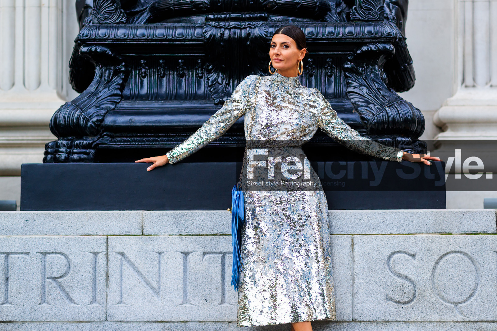 atmosphere details, blue bag, detail, earrings, fashion week, frenchystyle, FW, giovanna battaglia, glitter, horizontal, jonathan paciullo, leather bag, LFW, LONDON, sequined dress, shiny dress, silver dress, SPRING SUMMER 2018, SS 18, street style