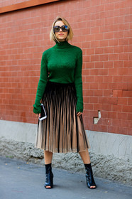 AUTUMN WINTER 2017-2018, AW 17-18, black shoes, FALL WINTER 2017-2018, fashion week, frenchystyle, full length, FW, FW 17-18, green sweater, high heels, jonathan paciullo, leather shoes, MFW, MILAN, open toe, pleated skirt, pleats, street style, sunglasses, vertical