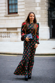 black bag, black dress, black shoes, celenie laura fleur, floral, flowers, graphic dress, green, high heels, leather bag, leather shoes, printed dress, red, street style, jonathan paciullo, FW, frenchystyle, fashion week, LFW, LONDON, AUTUMN WINTER 2019-2020, AW 19-20, FW 19-20, FALL WINTER 2019-2020, vertical, full length
