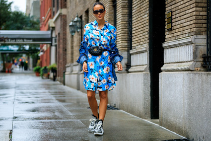black bag, blue denim, blue dress, denim jacket, fanny pack, floral, flowers, graphic dress, gucci, leather bag, leather shoes, louis vuitton, off the shoulder, printed dress, sunglasses, tamara kalinic, white sneakers, street style, jonathan paciullo, FW, frenchystyle, fashion week, NYFW, NEW YORK, SPRING SUMMER 2019, SS 19, atmosphere details, horizontal, full length