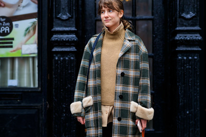 camel shirt, camel sweater, checked, graphic jacket, green coat, plaid, printed jacket, tartan, turtleneck sweater, frenchystyle, jonathan paciullo, street style, NYFW, NEW YORK, AUTUMN WINTER 2019-2020, AW 19-20, FALL WINTER 2019-2020, FW 19-20, fashion week, FW, atmosphere details, horizontal, detail