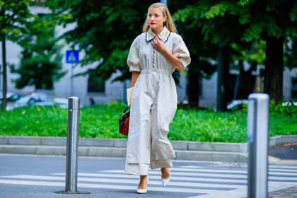 atmosphere details, earrings, fashion week, frenchystyle, full length, FW, horizontal, jonathan paciullo, kate foley, leather bag, leather shoes, MFW, MILAN, printed bag, red bag, SPRING SUMMER 2017, SS 17, street style, trousers, white jumpsuit, white shoes