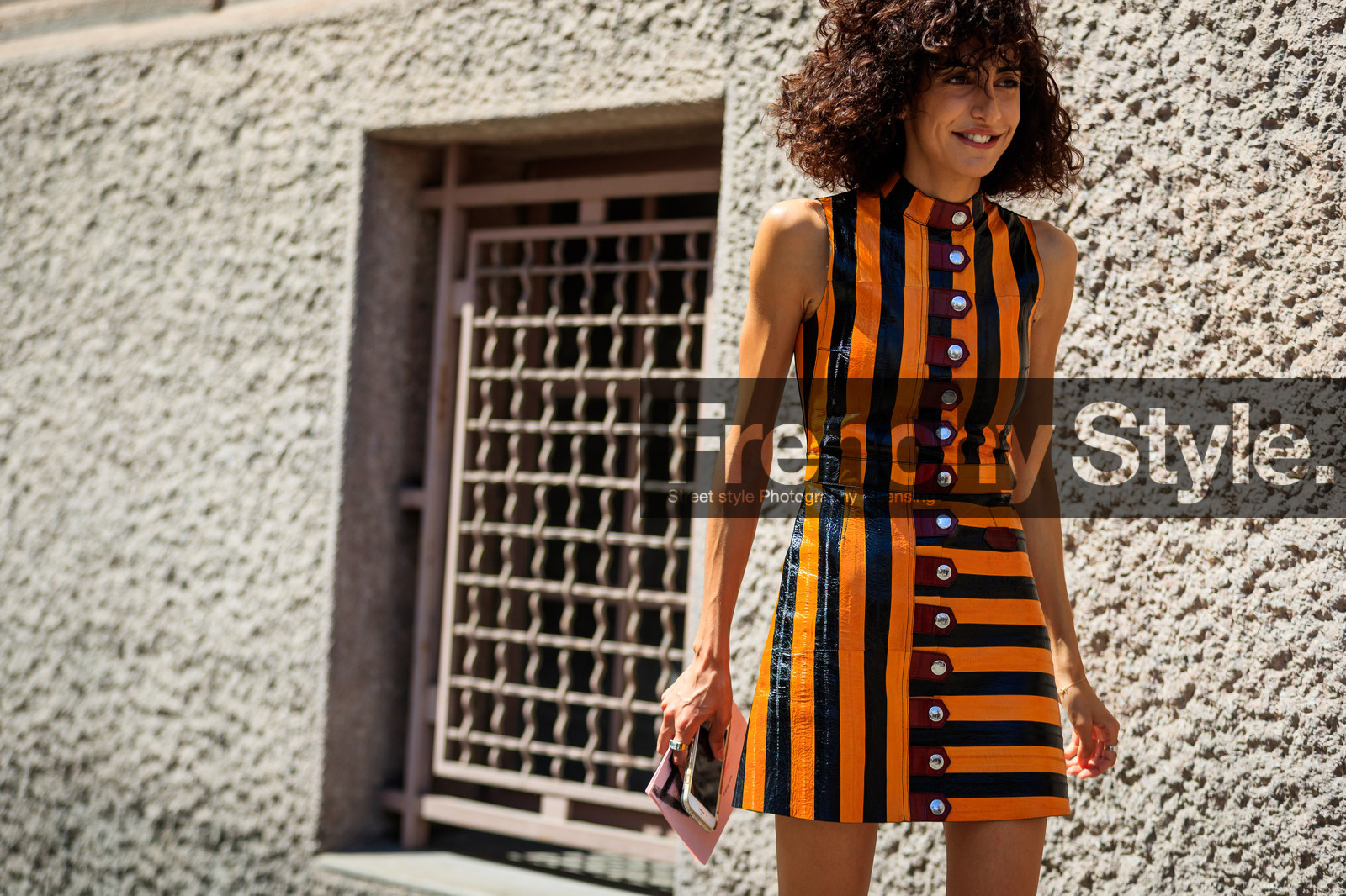 graphic dress, louis vuitton, orange dress, printed dress, striped dress, fashion week, frenchystyle, FW, jonathan paciullo, street style, PFW, PARIS, atmosphere details, horizontal, detail, AUTUMN WINTER 2018-2019, FALL WINTER 2018-2019, FW 18-19