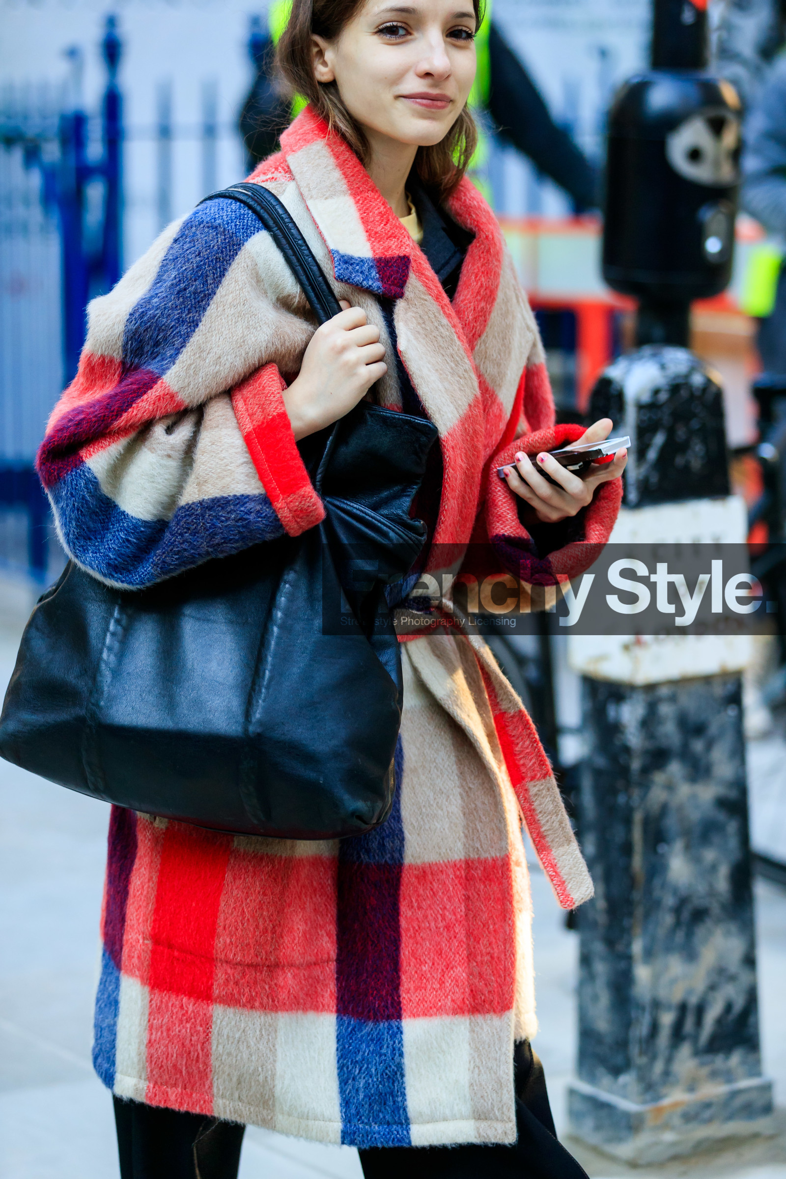 black bag, camel coat, checked, graphic jacket, leather bag, plaid, printed jacket, red coat, tartan, fashion week, frenchystyle, FW, jonathan paciullo, street style, LFW, LONDON, AUTUMN WINTER 2019-2020, AW 19-20, FW 19-20, FALL WINTER 2019-2020, vertical, atmosphere details, detail