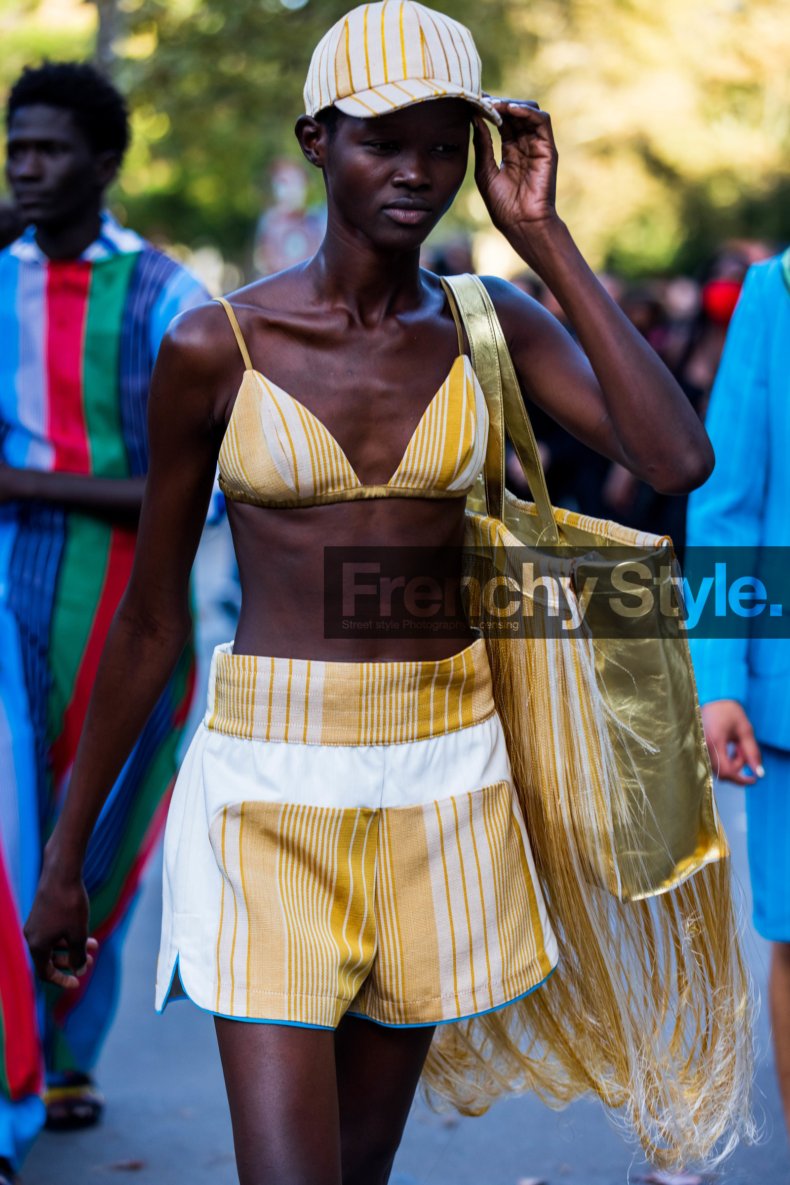 cap, fringes, fringes bag, gold bag, high waist short, leather bag, monochrome, oversize bag, short, shortbra, striped bra, striped cap, striped short, stripes, yellow bra, yellow cap, yellow monochrome, yellow short, fashion week, frenchystyle, FW, jonathan paciullo, street style, PFW, PARIS, SPRING SUMMER 2022, SS 22, vertical, atmosphere details, model